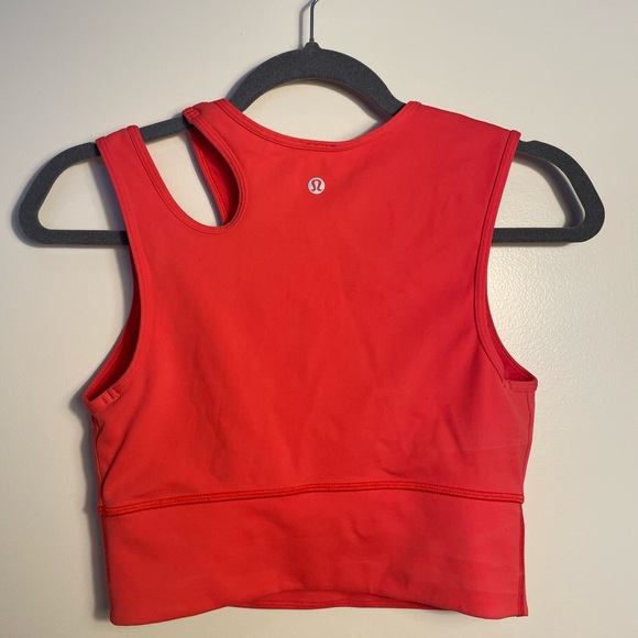 Lululemon Size 6 BUNDLE - Mastered Motion Cropped Tank and In Movement Shorts - Picture 4 of 11